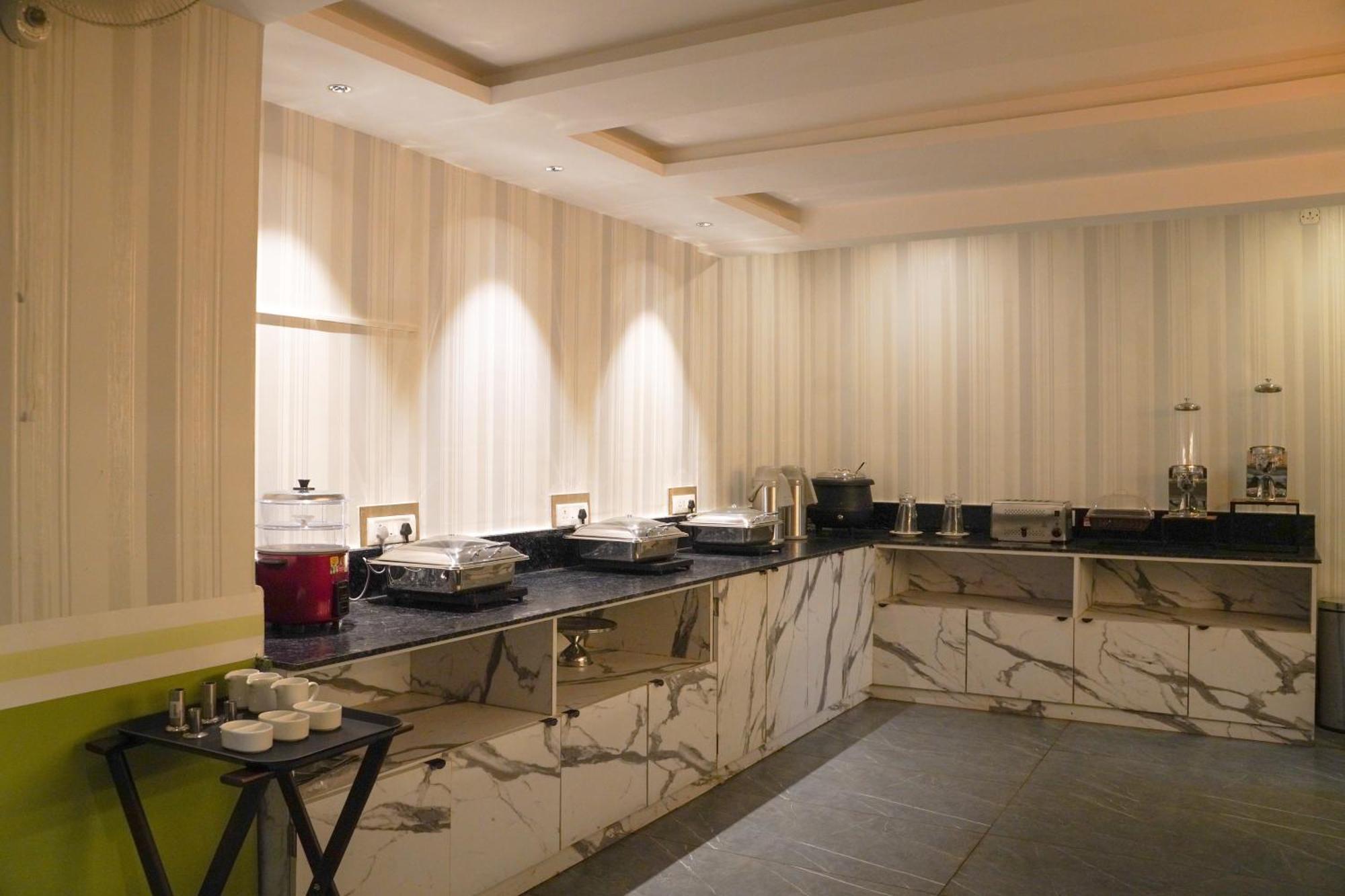 Ariena By Spree Hotels Goa Morjim Ngoại thất bức ảnh