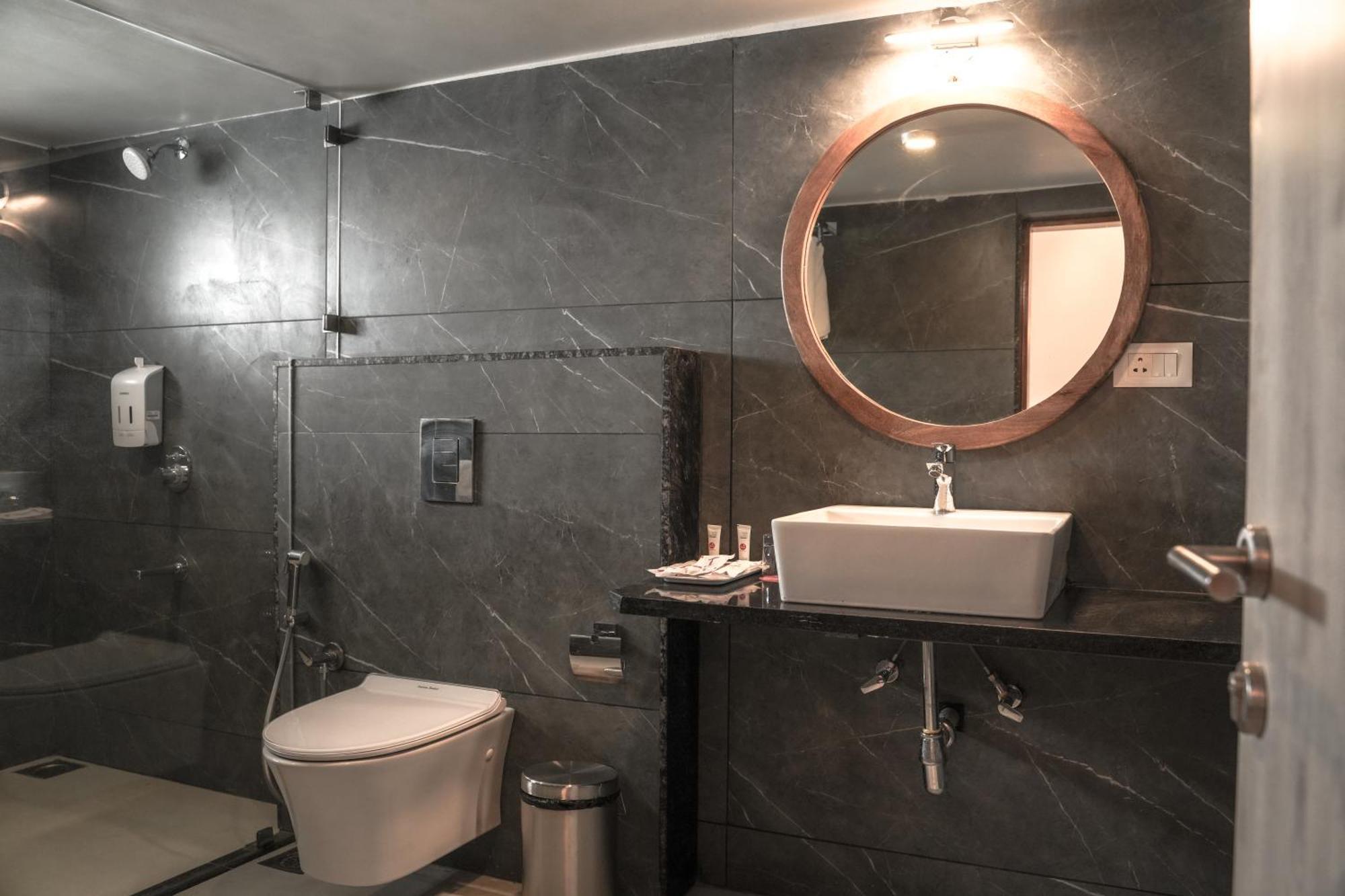 Ariena By Spree Hotels Goa Morjim Ngoại thất bức ảnh