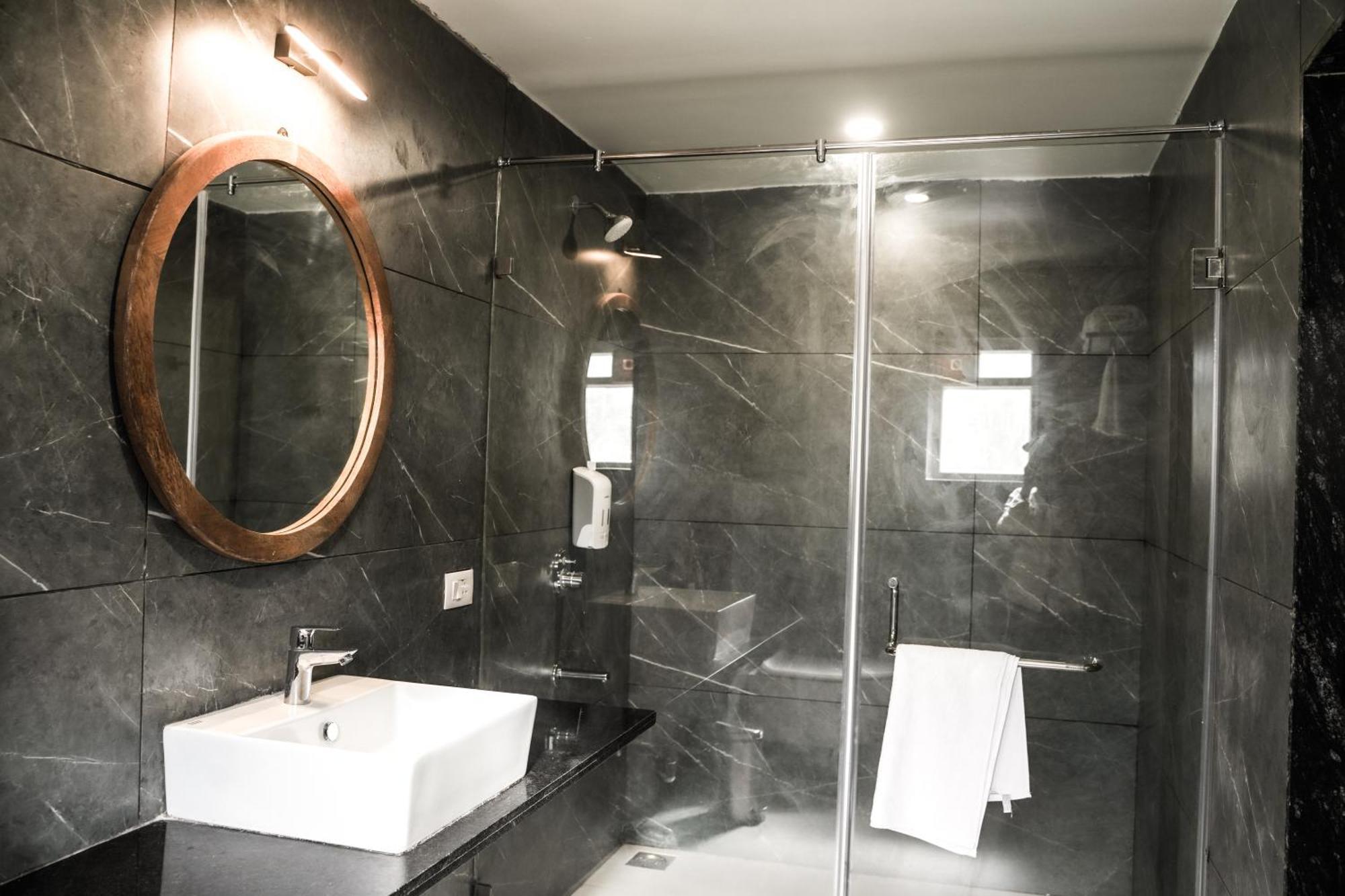 Ariena By Spree Hotels Goa Morjim Ngoại thất bức ảnh